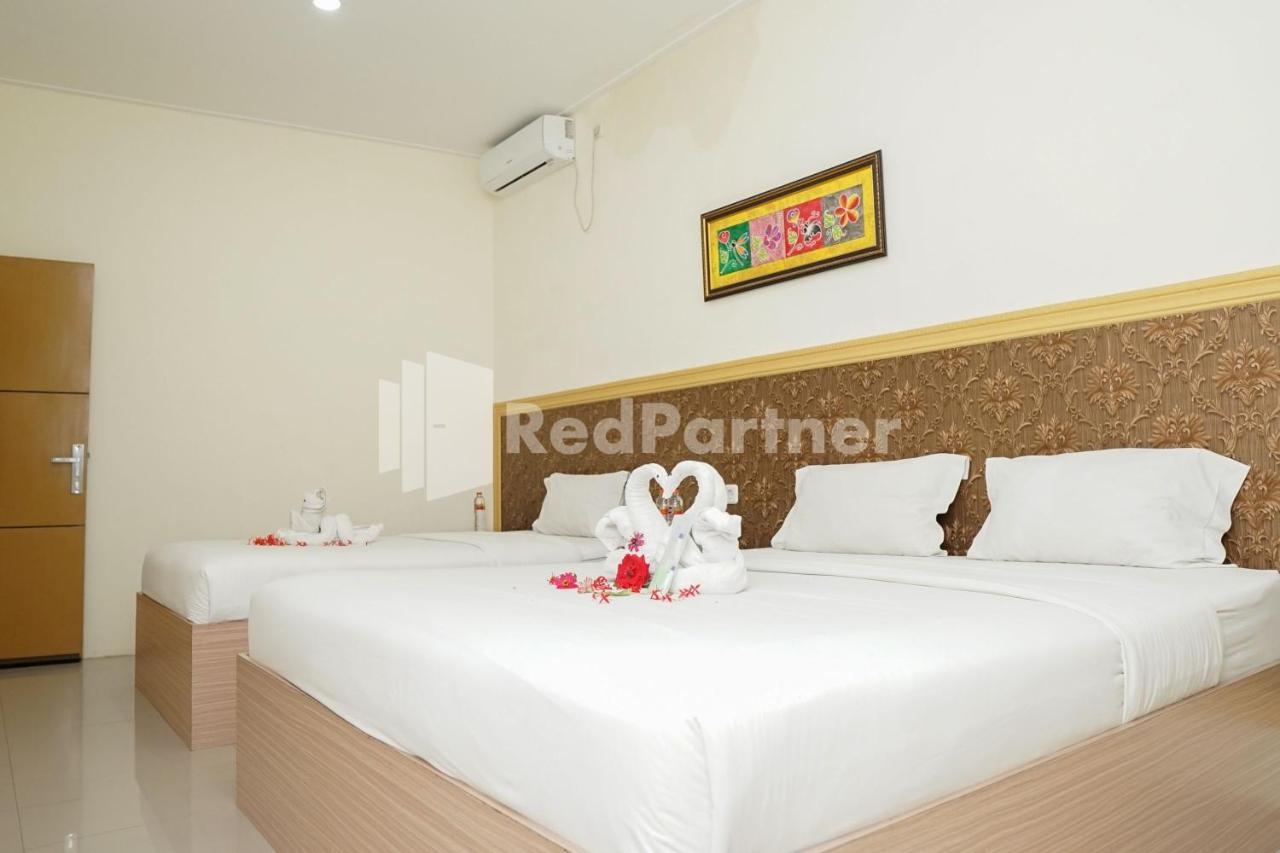 Adisa Homestay Near Saiful Anwar Маланг Екстер'єр фото