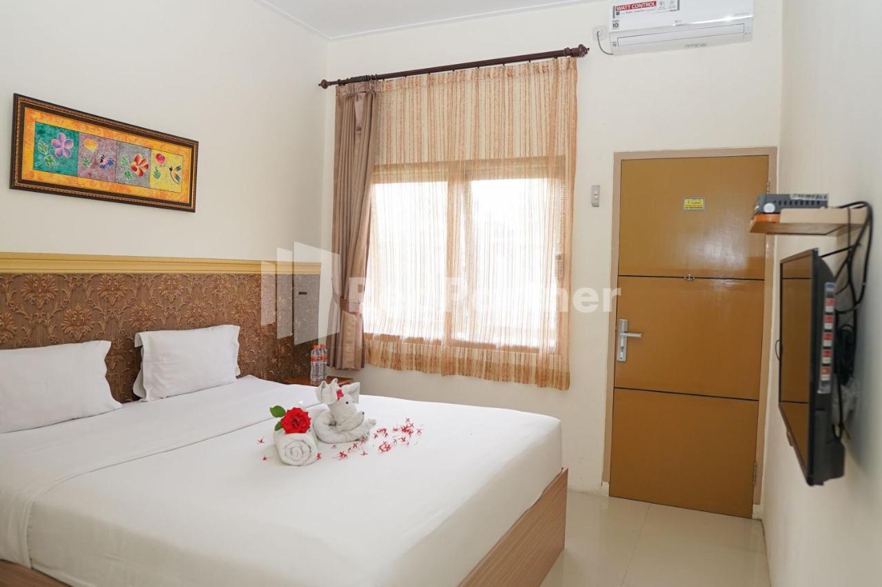 Adisa Homestay Near Saiful Anwar Маланг Екстер'єр фото
